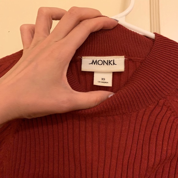 MONKI Ribbed tee/ sweater - Picture 2 of 4